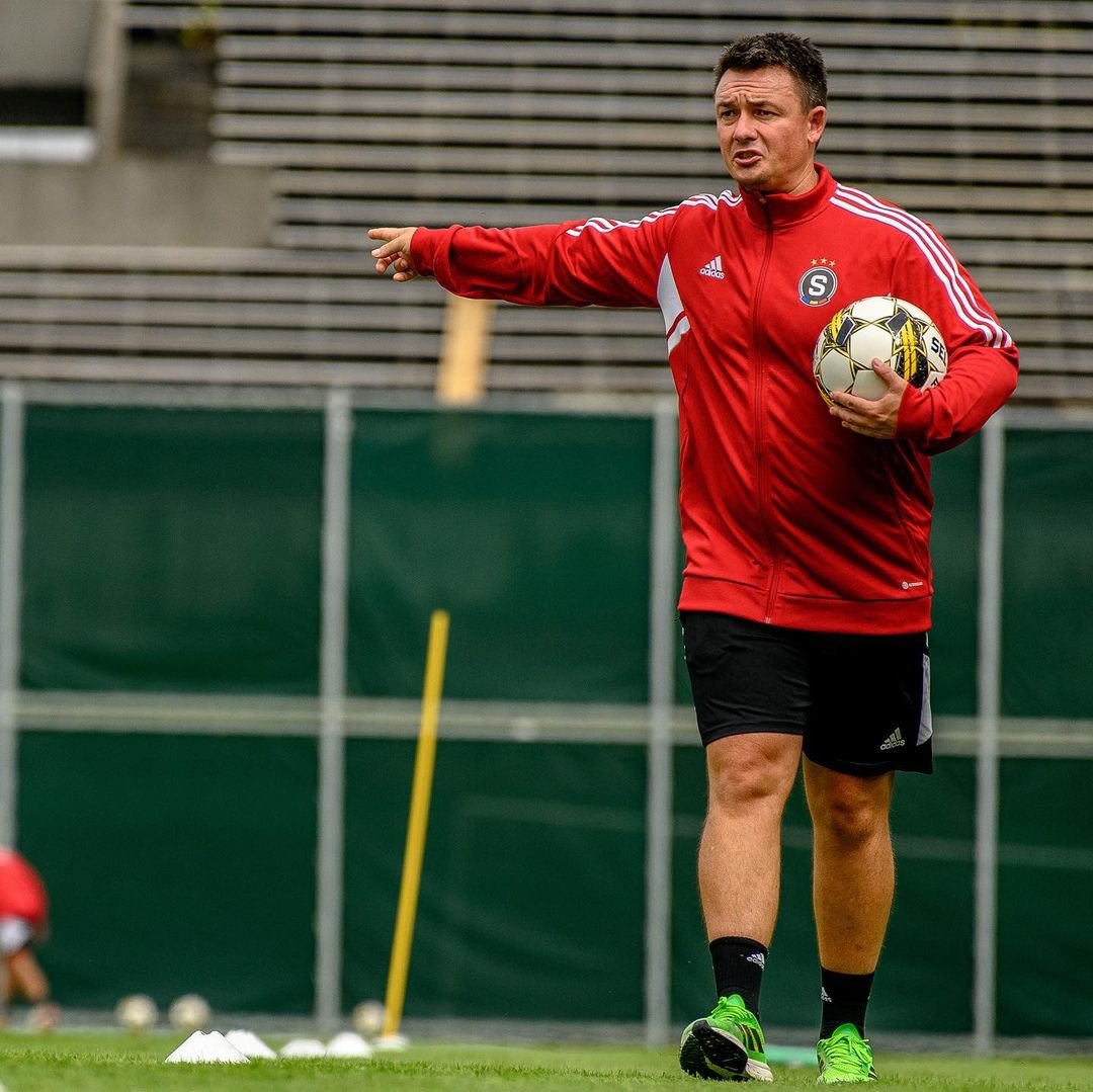 ? SLOVO TRENÉRA | „Čekáme těžký zápas, Bohemians jsou pražský rival. Zasluhují náš respekt za to, jak ligu zahájili. Když ale soupeři přijedou na Letnou, musíme jim připravit peklo. Tak to bude i v sobotu!“

Celý rozhovor s Thomasem Nørgaardem před zápasem s Bohemkou najdete na našem webu ??‍? #acsparta